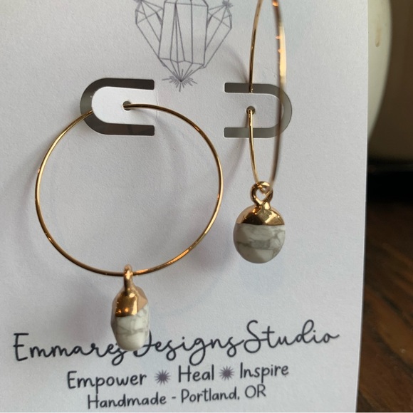 ✨NWT ✨18K Gold Hoop with Faceted Howlite Charm Minimal Bohemian Earrings - Picture 6 of 7